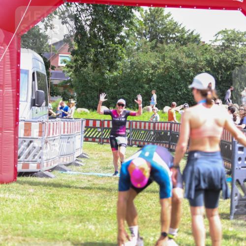 21.06.2026 - 29. Vierlanden-Triathlon Andreas Tolksdorf http://msf.ph/oto/9922096 21.06.2026 13:44:29 Ziel 859 meine-sportfotos.de