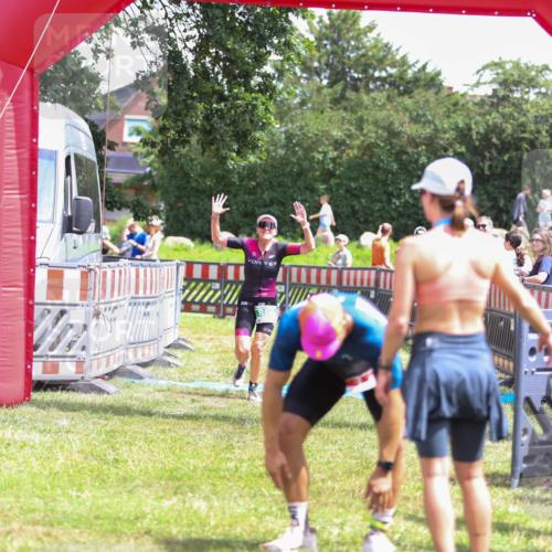 21.06.2026 - 29. Vierlanden-Triathlon Andreas Tolksdorf http://msf.ph/oto/9922100 21.06.2026 13:44:29 Ziel 859 meine-sportfotos.de
