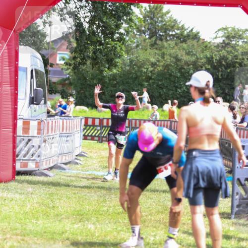 21.06.2026 - 29. Vierlanden-Triathlon Andreas Tolksdorf http://msf.ph/oto/9922102 21.06.2026 13:44:29 Ziel 859 meine-sportfotos.de