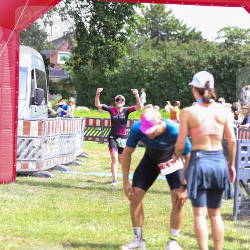 21.06.2026 - 29. Vierlanden-Triathlon Andreas Tolksdorf http://msf.ph/oto/9922105 21.06.2026 13:44:29 Ziel 859 meine-sportfotos.de