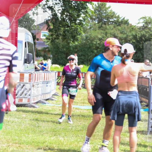 21.06.2026 - 29. Vierlanden-Triathlon Andreas Tolksdorf http://msf.ph/oto/9922107 21.06.2026 13:44:30 Ziel 859 meine-sportfotos.de