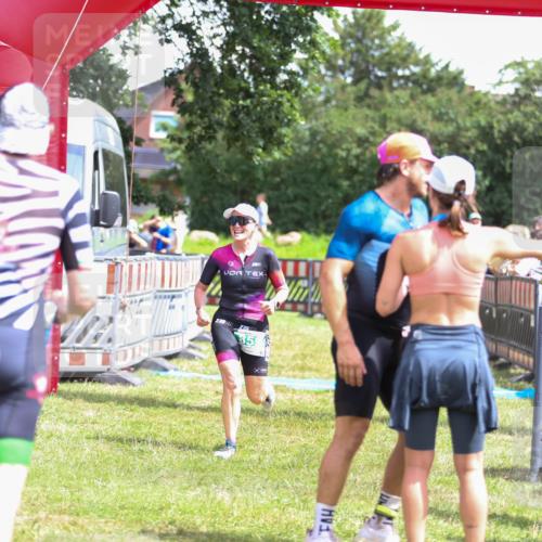 21.06.2026 - 29. Vierlanden-Triathlon Andreas Tolksdorf http://msf.ph/oto/9922112 21.06.2026 13:44:31 Ziel 848, 859 meine-sportfotos.de