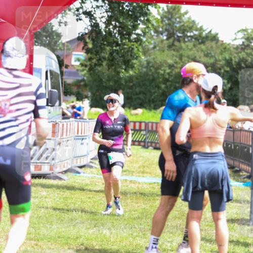 21.06.2026 - 29. Vierlanden-Triathlon Andreas Tolksdorf http://msf.ph/oto/9922115 21.06.2026 13:44:31 Ziel 848, 859 meine-sportfotos.de