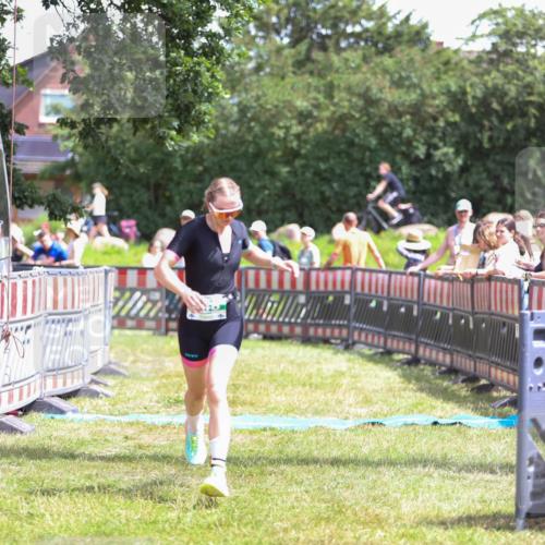21.06.2026 - 29. Vierlanden-Triathlon Andreas Tolksdorf http://msf.ph/oto/9922116 21.06.2026 13:44:42 Ziel 754, 848 meine-sportfotos.de