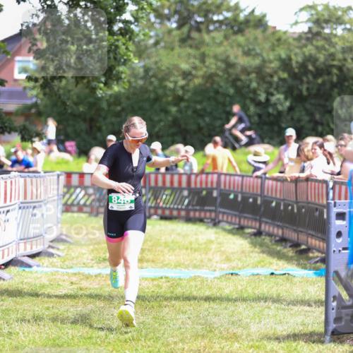 21.06.2026 - 29. Vierlanden-Triathlon Andreas Tolksdorf http://msf.ph/oto/9922117 21.06.2026 13:44:43 Ziel 754, 848 meine-sportfotos.de
