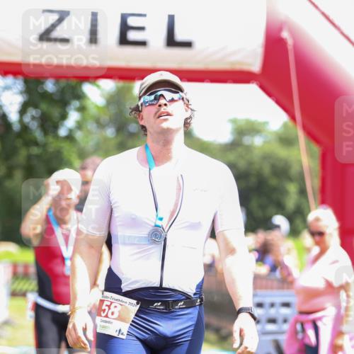 21.06.2026 - 29. Vierlanden-Triathlon Andreas Tolksdorf http://msf.ph/oto/9922133 21.06.2026 13:45:22 Ziel  meine-sportfotos.de