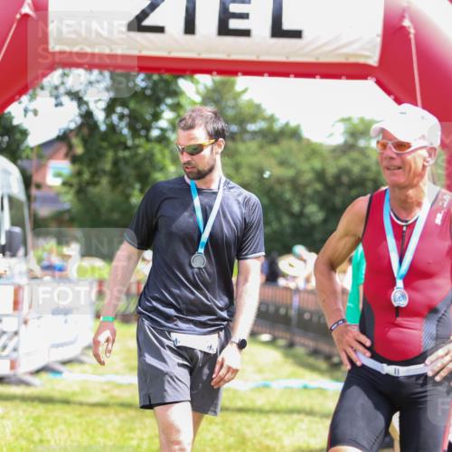 21.06.2026 - 29. Vierlanden-Triathlon Andreas Tolksdorf http://msf.ph/oto/9922137 21.06.2026 13:45:27 Ziel  meine-sportfotos.de