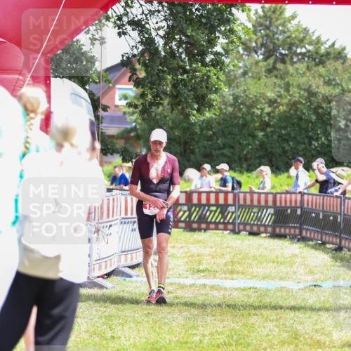 21.06.2026 - 29. Vierlanden-Triathlon Andreas Tolksdorf http://msf.ph/oto/9922148 21.06.2026 13:45:40 Ziel 101, 126 meine-sportfotos.de