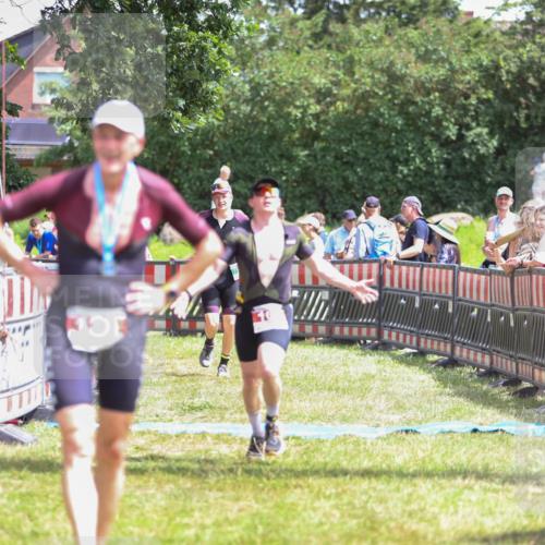 21.06.2026 - 29. Vierlanden-Triathlon Andreas Tolksdorf http://msf.ph/oto/9922152 21.06.2026 13:45:49 Ziel 101, 750 meine-sportfotos.de