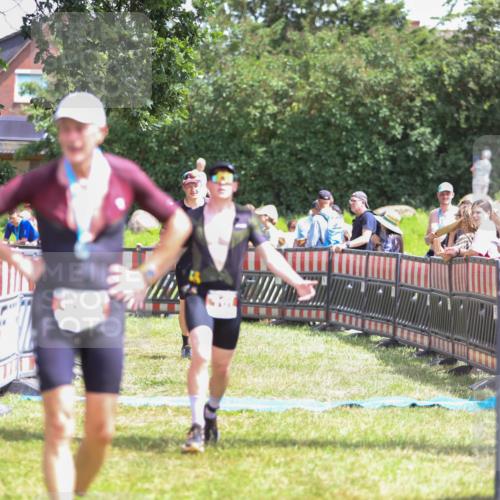 21.06.2026 - 29. Vierlanden-Triathlon Andreas Tolksdorf http://msf.ph/oto/9922160 21.06.2026 13:45:50 Ziel 101, 259, 750 meine-sportfotos.de