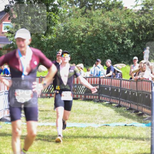 21.06.2026 - 29. Vierlanden-Triathlon Andreas Tolksdorf http://msf.ph/oto/9922162 21.06.2026 13:45:50 Ziel 101, 259, 750 meine-sportfotos.de