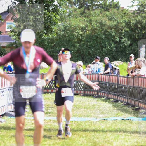 21.06.2026 - 29. Vierlanden-Triathlon Andreas Tolksdorf http://msf.ph/oto/9922166 21.06.2026 13:45:50 Ziel 101, 259, 750 meine-sportfotos.de