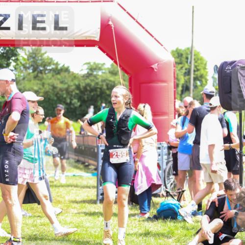 21.06.2026 - 29. Vierlanden-Triathlon Andreas Tolksdorf http://msf.ph/oto/9922173 21.06.2026 13:46:07 Ziel 283, 842 meine-sportfotos.de