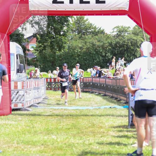 21.06.2026 - 29. Vierlanden-Triathlon Andreas Tolksdorf http://msf.ph/oto/9922181 21.06.2026 13:47:34 Ziel 669, 833, 1065 meine-sportfotos.de