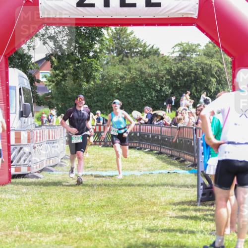 21.06.2026 - 29. Vierlanden-Triathlon Andreas Tolksdorf http://msf.ph/oto/9922192 21.06.2026 13:47:35 Ziel 669, 833, 1065 meine-sportfotos.de