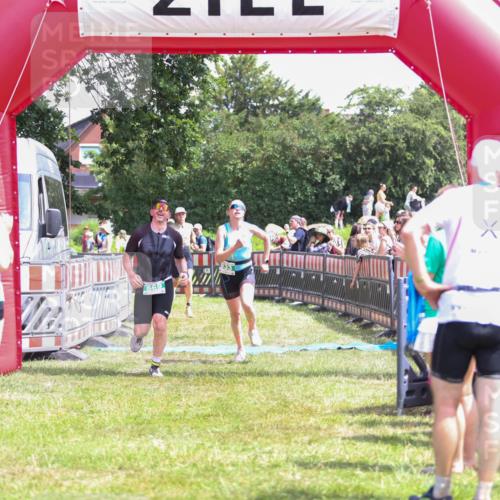 21.06.2026 - 29. Vierlanden-Triathlon Andreas Tolksdorf http://msf.ph/oto/9922194 21.06.2026 13:47:35 Ziel 669, 833, 1065 meine-sportfotos.de