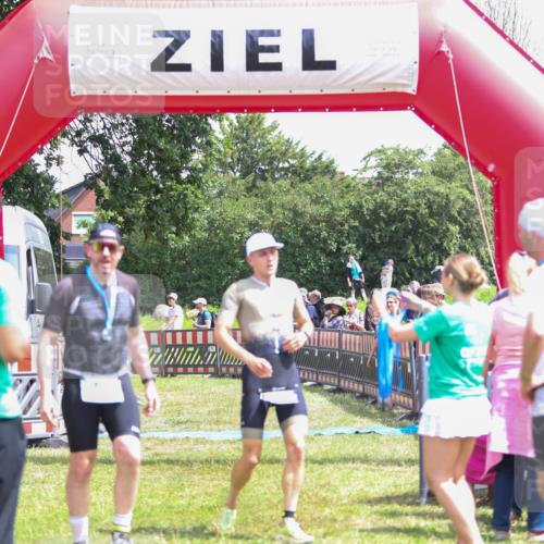 21.06.2026 - 29. Vierlanden-Triathlon Andreas Tolksdorf http://msf.ph/oto/9922202 21.06.2026 13:47:39 Ziel 669, 833, 1065 meine-sportfotos.de