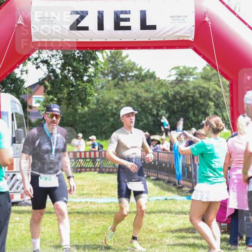 21.06.2026 - 29. Vierlanden-Triathlon Andreas Tolksdorf http://msf.ph/oto/9922203 21.06.2026 13:47:39 Ziel 669, 833, 1065 meine-sportfotos.de