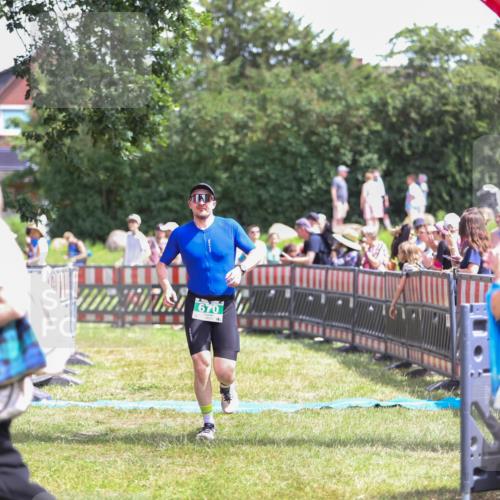 21.06.2026 - 29. Vierlanden-Triathlon Andreas Tolksdorf http://msf.ph/oto/9922211 21.06.2026 13:47:59 Ziel 87, 670 meine-sportfotos.de