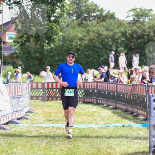21.06.2026 - 29. Vierlanden-Triathlon Andreas Tolksdorf http://msf.ph/oto/9922216 21.06.2026 13:47:59 Ziel 87, 670 meine-sportfotos.de