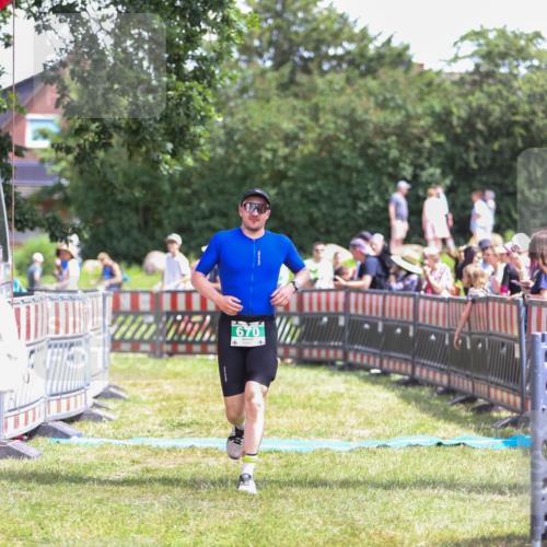 21.06.2026 - 29. Vierlanden-Triathlon Andreas Tolksdorf http://msf.ph/oto/9922217 21.06.2026 13:47:59 Ziel 87, 670 meine-sportfotos.de