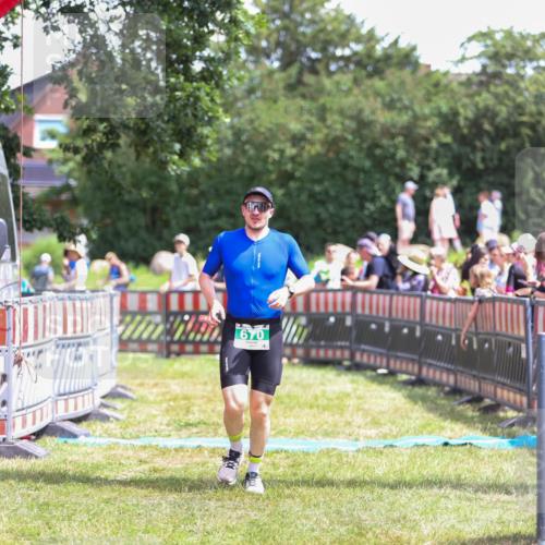 21.06.2026 - 29. Vierlanden-Triathlon Andreas Tolksdorf http://msf.ph/oto/9922219 21.06.2026 13:47:59 Ziel 87, 670 meine-sportfotos.de