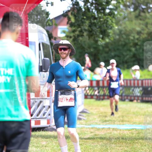21.06.2026 - 29. Vierlanden-Triathlon Andreas Tolksdorf http://msf.ph/oto/9922226 21.06.2026 13:48:10 Ziel 64, 87, 806 meine-sportfotos.de