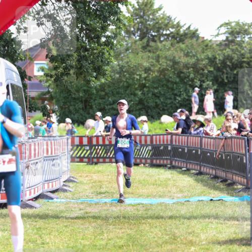 21.06.2026 - 29. Vierlanden-Triathlon Andreas Tolksdorf http://msf.ph/oto/9922228 21.06.2026 13:48:11 Ziel 64, 87, 806 meine-sportfotos.de