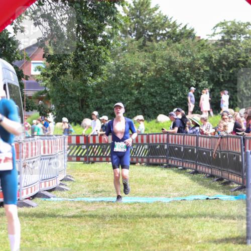 21.06.2026 - 29. Vierlanden-Triathlon Andreas Tolksdorf http://msf.ph/oto/9922230 21.06.2026 13:48:11 Ziel 64, 87, 806 meine-sportfotos.de