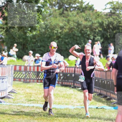 21.06.2026 - 29. Vierlanden-Triathlon Andreas Tolksdorf http://msf.ph/oto/9922243 21.06.2026 13:48:36 Ziel 768, 781, 889 meine-sportfotos.de