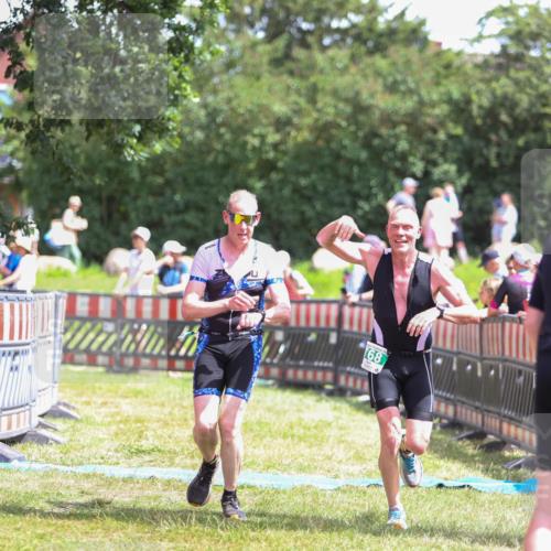 21.06.2026 - 29. Vierlanden-Triathlon Andreas Tolksdorf http://msf.ph/oto/9922244 21.06.2026 13:48:36 Ziel 768, 781, 889 meine-sportfotos.de