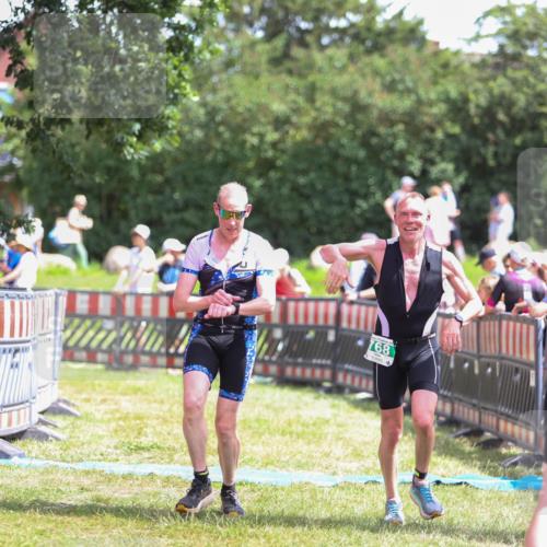 21.06.2026 - 29. Vierlanden-Triathlon Andreas Tolksdorf http://msf.ph/oto/9922246 21.06.2026 13:48:36 Ziel 768, 781, 889 meine-sportfotos.de