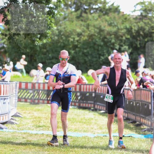 21.06.2026 - 29. Vierlanden-Triathlon Andreas Tolksdorf http://msf.ph/oto/9922247 21.06.2026 13:48:36 Ziel 768, 781, 889 meine-sportfotos.de