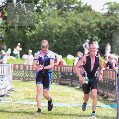21.06.2026 - 29. Vierlanden-Triathlon Andreas Tolksdorf http://msf.ph/oto/9922250 21.06.2026 13:48:36 Ziel 768, 781, 889 meine-sportfotos.de