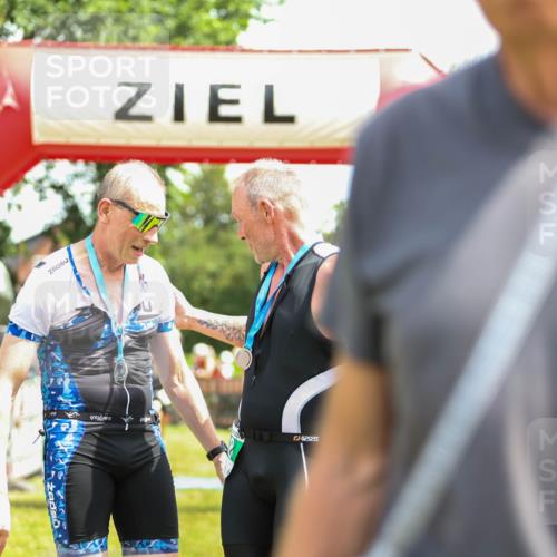 21.06.2026 - 29. Vierlanden-Triathlon Andreas Tolksdorf http://msf.ph/oto/9922271 21.06.2026 13:48:51 Ziel 889, 1040 meine-sportfotos.de