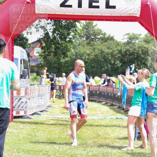 21.06.2026 - 29. Vierlanden-Triathlon Andreas Tolksdorf http://msf.ph/oto/9922283 21.06.2026 13:49:34 Ziel 100, 884 meine-sportfotos.de