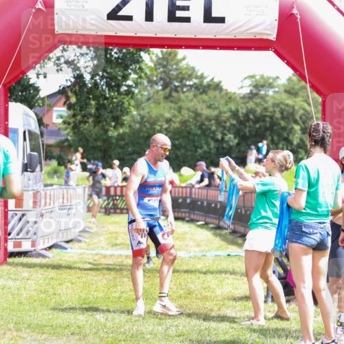 21.06.2026 - 29. Vierlanden-Triathlon Andreas Tolksdorf http://msf.ph/oto/9922287 21.06.2026 13:49:34 Ziel 100, 884 meine-sportfotos.de