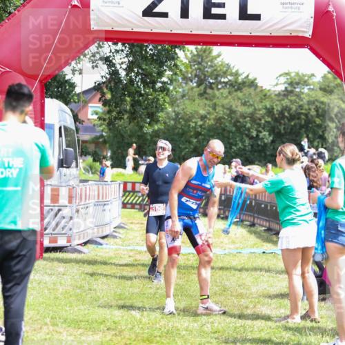 21.06.2026 - 29. Vierlanden-Triathlon Andreas Tolksdorf http://msf.ph/oto/9922293 21.06.2026 13:49:35 Ziel 100, 884 meine-sportfotos.de