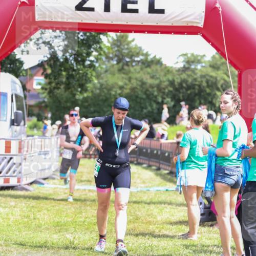 21.06.2026 - 29. Vierlanden-Triathlon Andreas Tolksdorf http://msf.ph/oto/9922308 21.06.2026 13:49:49 Ziel 280, 1056, 1063 meine-sportfotos.de