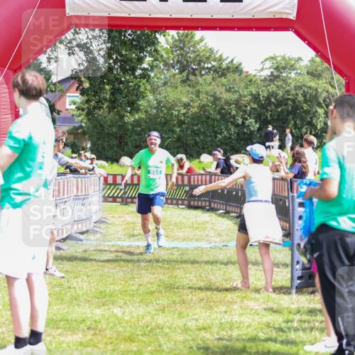 21.06.2026 - 29. Vierlanden-Triathlon Andreas Tolksdorf http://msf.ph/oto/9922355 21.06.2026 13:50:31 Ziel 221, 265, 895 meine-sportfotos.de