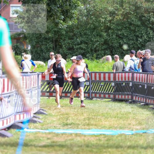 21.06.2026 - 29. Vierlanden-Triathlon Andreas Tolksdorf http://msf.ph/oto/9922382 21.06.2026 13:51:25 Ziel 229, 878 meine-sportfotos.de