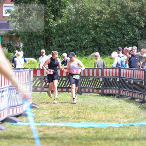 21.06.2026 - 29. Vierlanden-Triathlon Andreas Tolksdorf http://msf.ph/oto/9922389 21.06.2026 13:51:25 Ziel 229, 878 meine-sportfotos.de