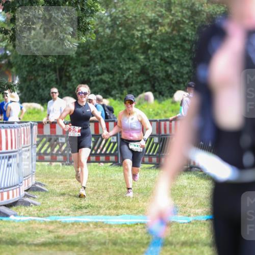 21.06.2026 - 29. Vierlanden-Triathlon Andreas Tolksdorf http://msf.ph/oto/9922399 21.06.2026 13:51:26 Ziel 229, 878 meine-sportfotos.de