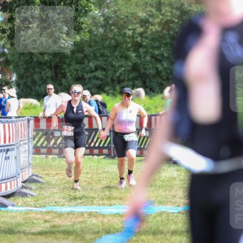 21.06.2026 - 29. Vierlanden-Triathlon Andreas Tolksdorf http://msf.ph/oto/9922402 21.06.2026 13:51:26 Ziel 229, 878 meine-sportfotos.de
