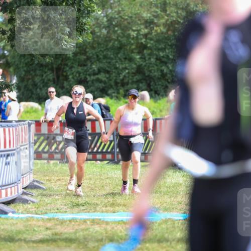 21.06.2026 - 29. Vierlanden-Triathlon Andreas Tolksdorf http://msf.ph/oto/9922403 21.06.2026 13:51:26 Ziel 229, 878 meine-sportfotos.de