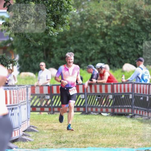 21.06.2026 - 29. Vierlanden-Triathlon Andreas Tolksdorf http://msf.ph/oto/9922408 21.06.2026 13:51:45 Ziel 142, 1022, 1061 meine-sportfotos.de