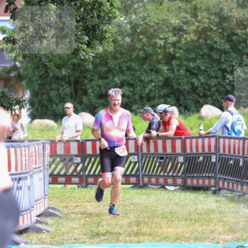 21.06.2026 - 29. Vierlanden-Triathlon Andreas Tolksdorf http://msf.ph/oto/9922409 21.06.2026 13:51:45 Ziel 142, 1022, 1061 meine-sportfotos.de