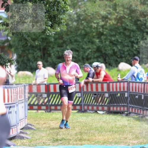 21.06.2026 - 29. Vierlanden-Triathlon Andreas Tolksdorf http://msf.ph/oto/9922411 21.06.2026 13:51:45 Ziel 142, 1022, 1061 meine-sportfotos.de