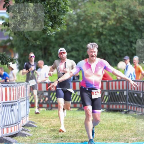 21.06.2026 - 29. Vierlanden-Triathlon Andreas Tolksdorf http://msf.ph/oto/9922414 21.06.2026 13:51:48 Ziel 142, 237, 1022, 1061 meine-sportfotos.de