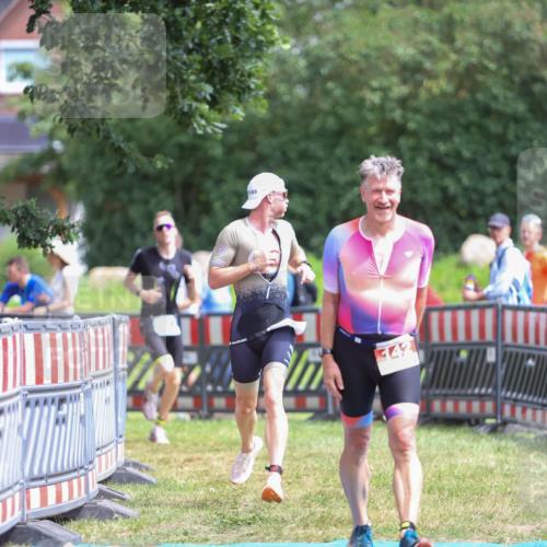 21.06.2026 - 29. Vierlanden-Triathlon Andreas Tolksdorf http://msf.ph/oto/9922418 21.06.2026 13:51:48 Ziel 142, 237, 1022, 1061 meine-sportfotos.de